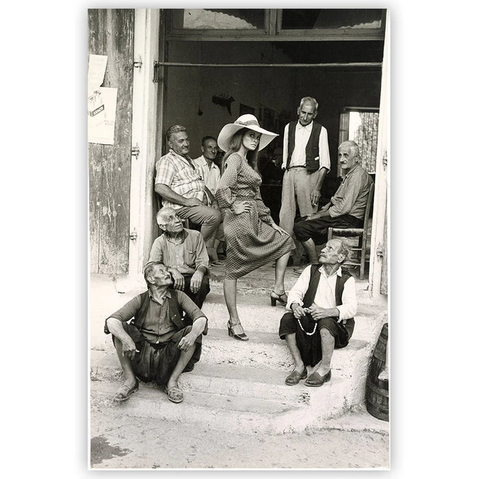 Terry O'Neill, Raquel Welch on set of The Beloved, 1970