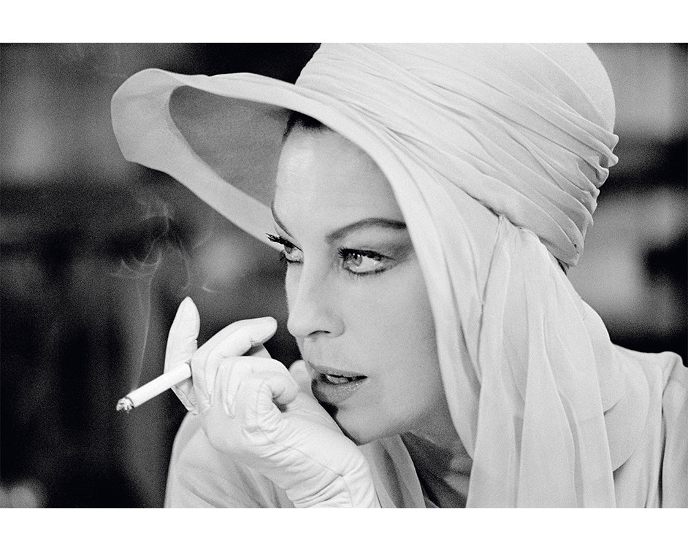 Terry O'Neill, Ava Gardner smoking on set, 1972
