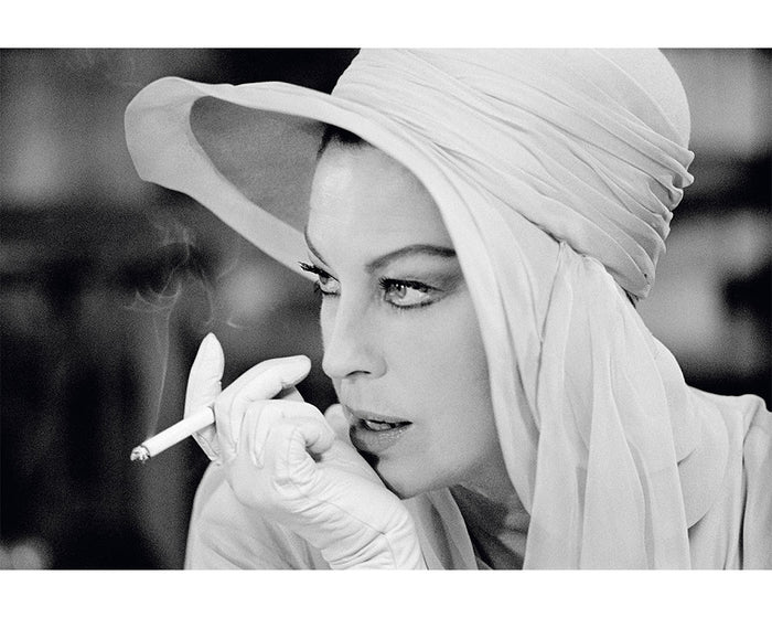 Terry O'Neill, Ava Gardner smoking on set, 1972