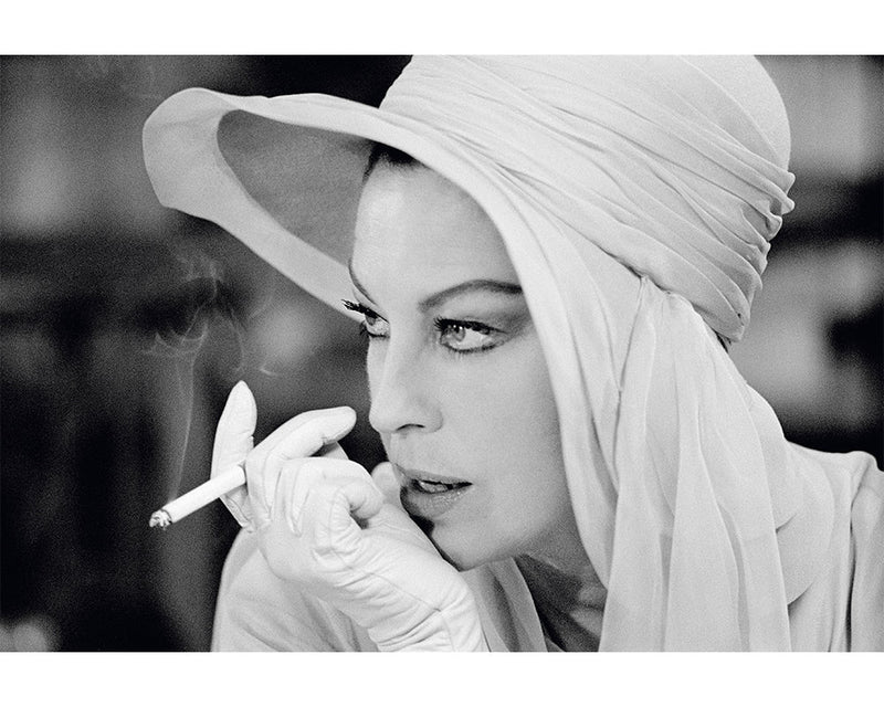 Terry O'Neill, Ava Gardner smoking on set, 1972