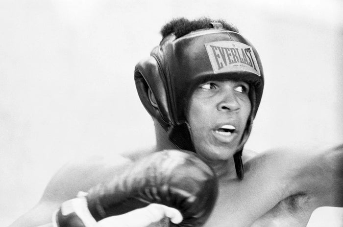 Terry O'Neill, Muhammad Ali training in Dublin, 1972