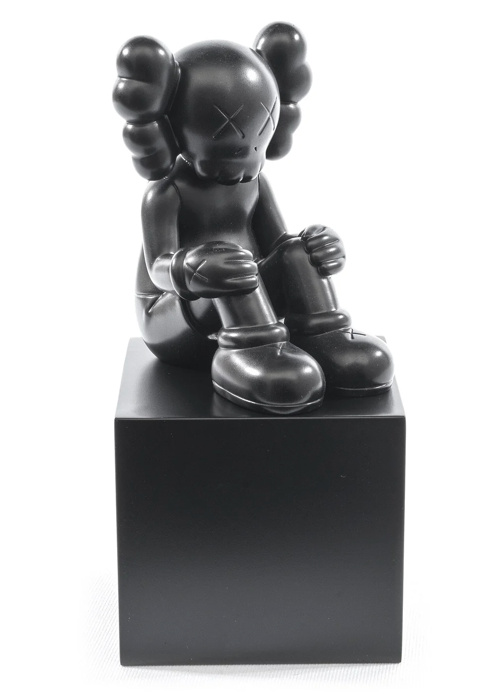 KAWS, Watching, 2022