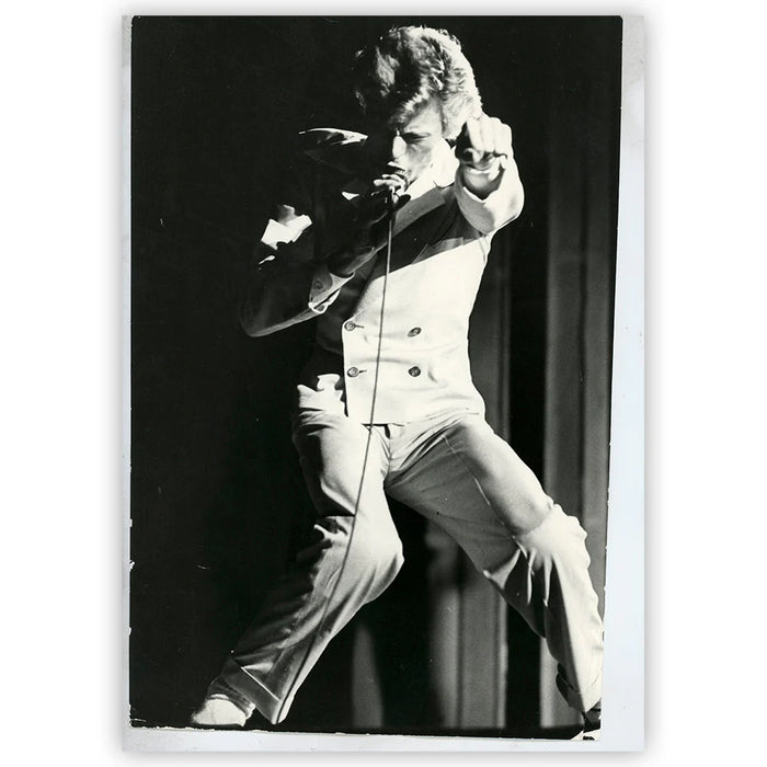 Terry O'Neill, David Bowie on stage, 1976